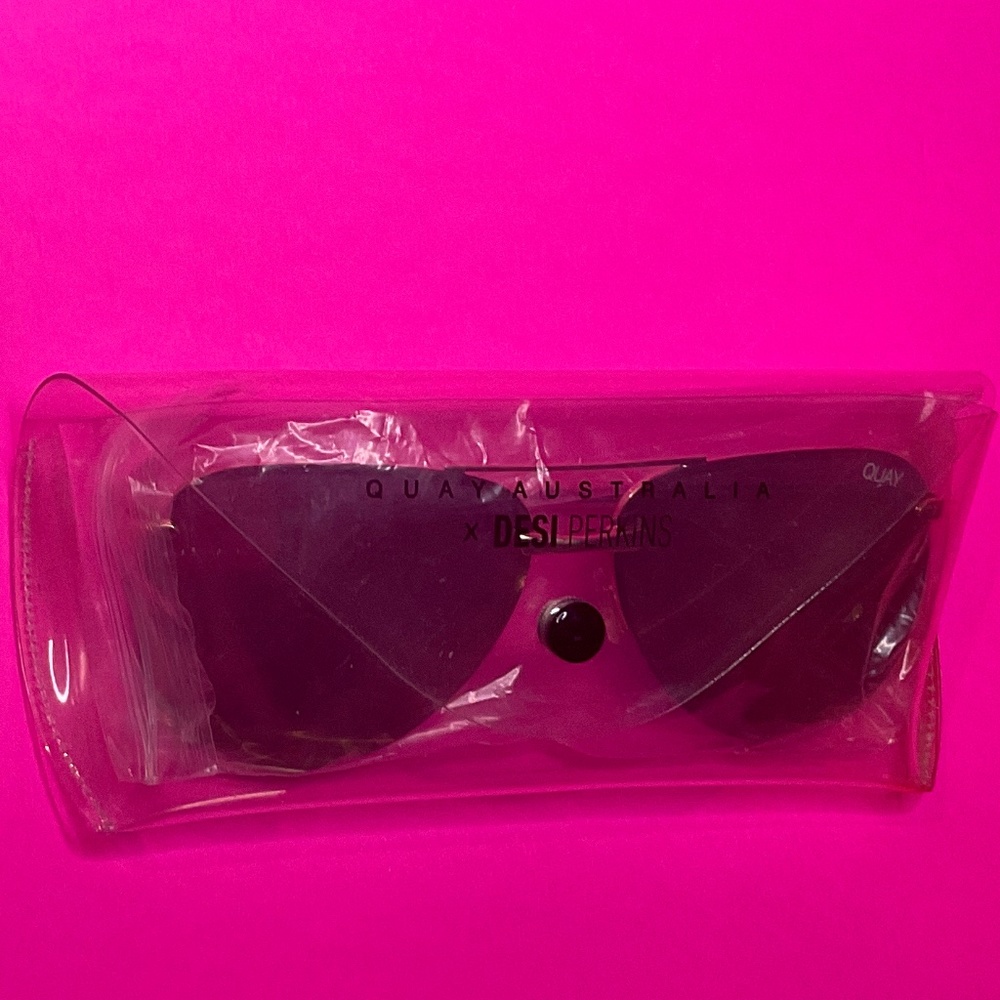 Quay x Desi Perkins High Key Sunglasses Gold